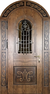 Арочная термодверь с решеткой, стеклом, и панелями МДФ с рисунком и патиной