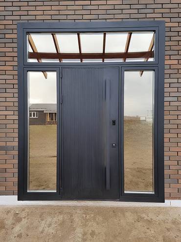 Входная группа с остеклением